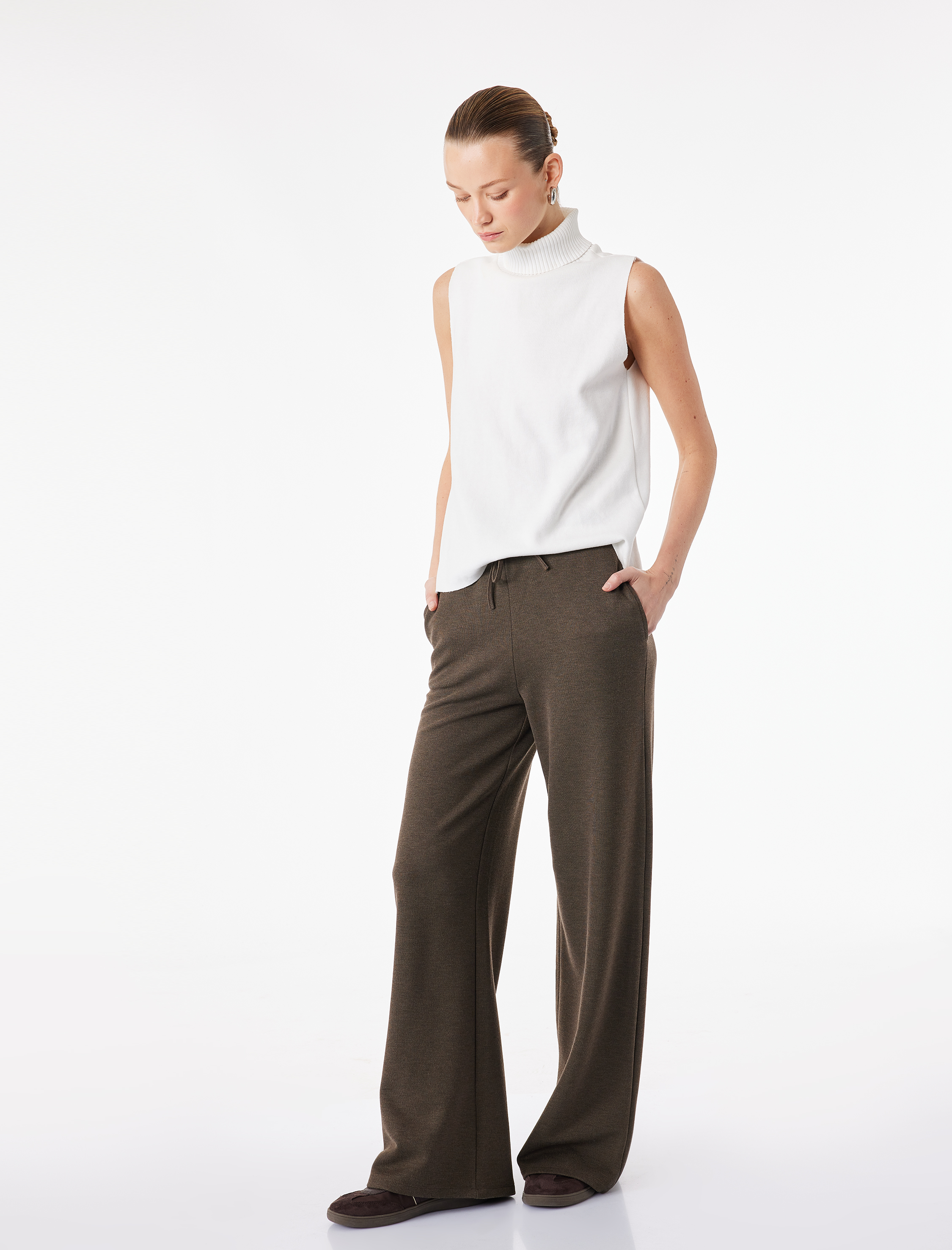   Beli Lastikli Bağcıklı Cepli Düz Paça Eşofman Pantolon