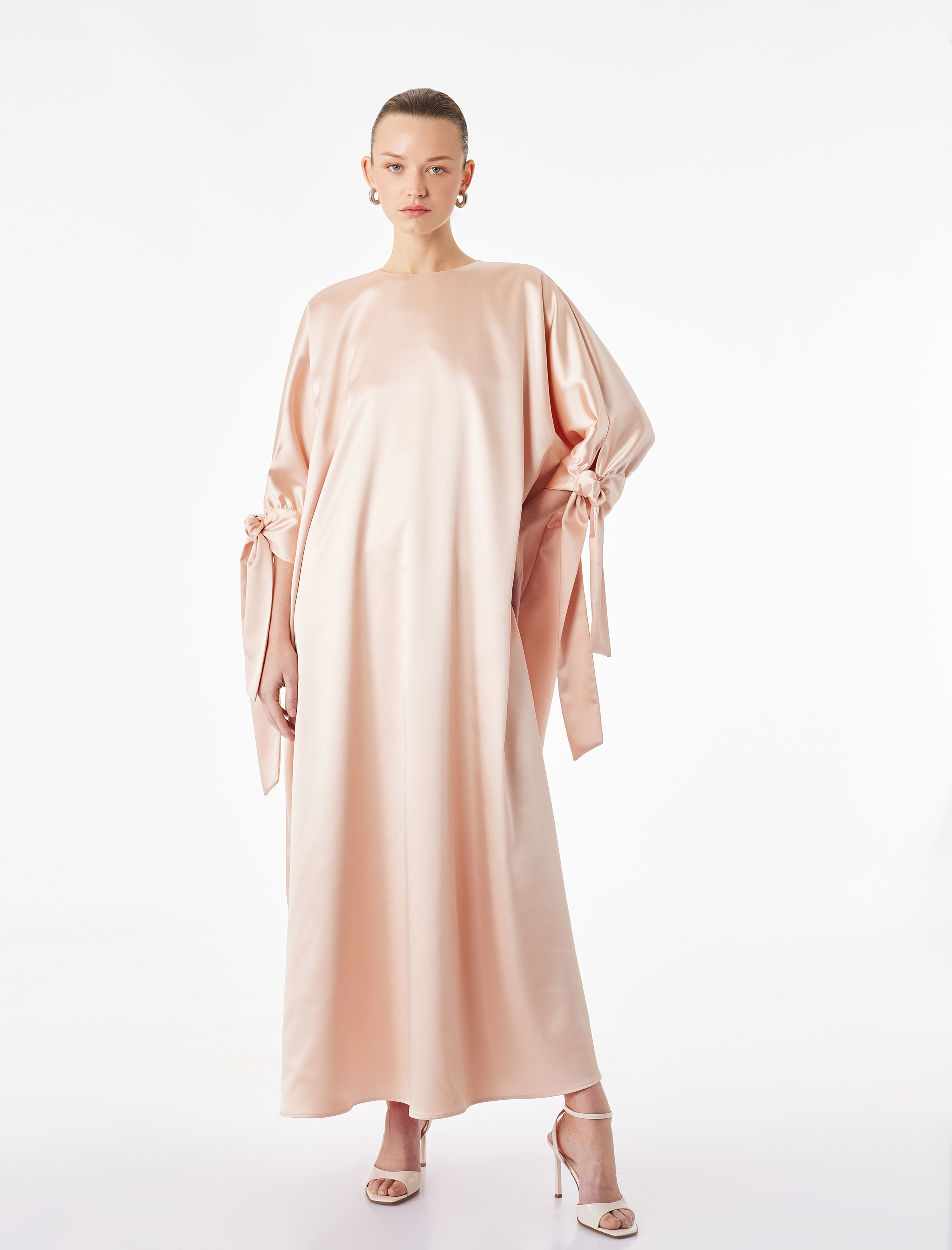   Rahat Kalıp A Kesim 3/4 Kollu Bisiklet Yaka Uzun Saten Elbise