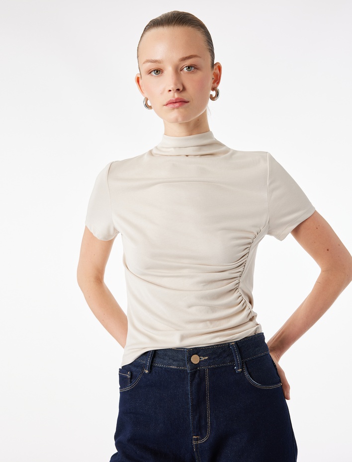 Modal Karışımlı Slim Fit Drape Detaylı Dik Yaka Kısa Kollu Tişört