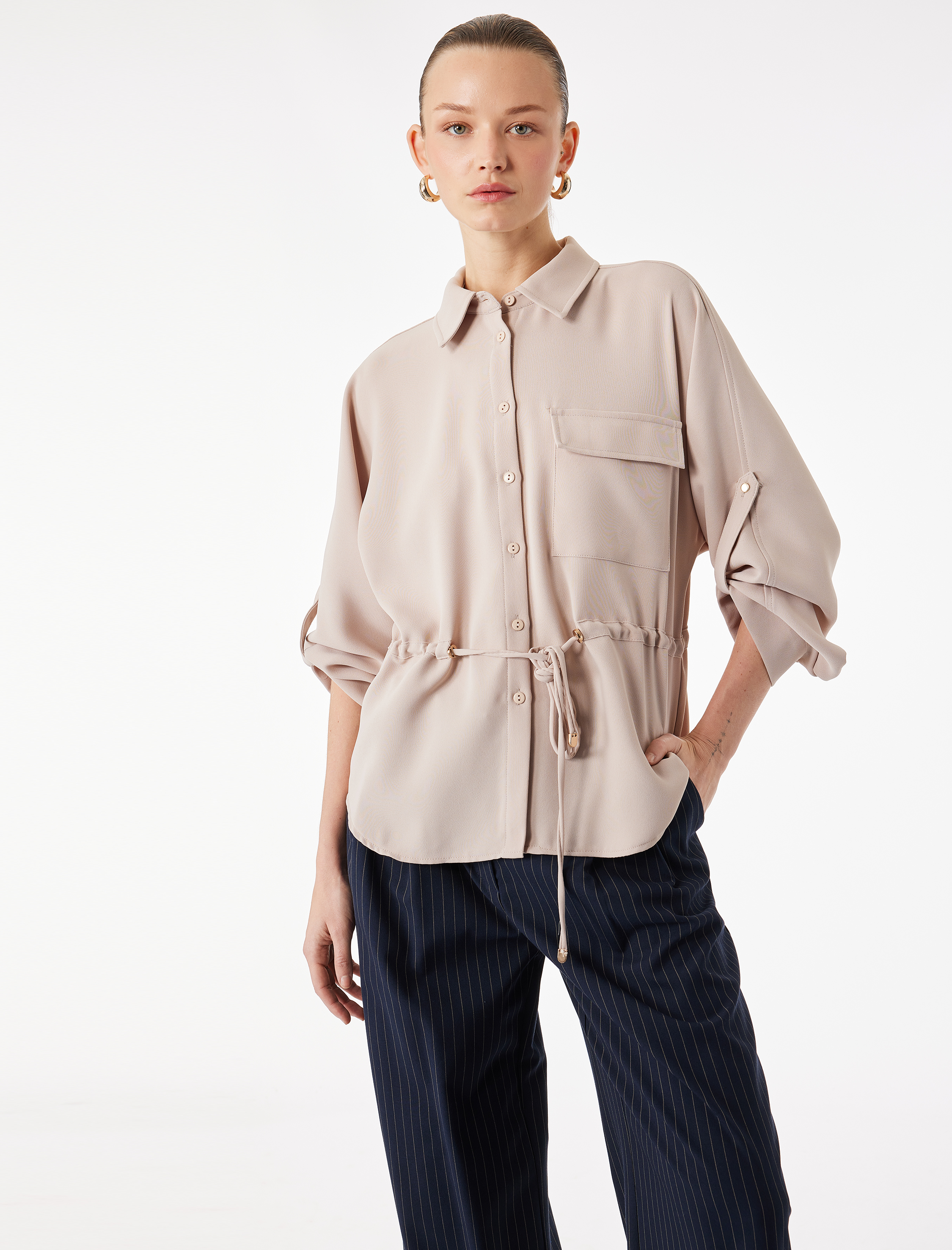   Uzun Kollu Klasik Yaka Beli Bağcıklı Cepli Gömlek