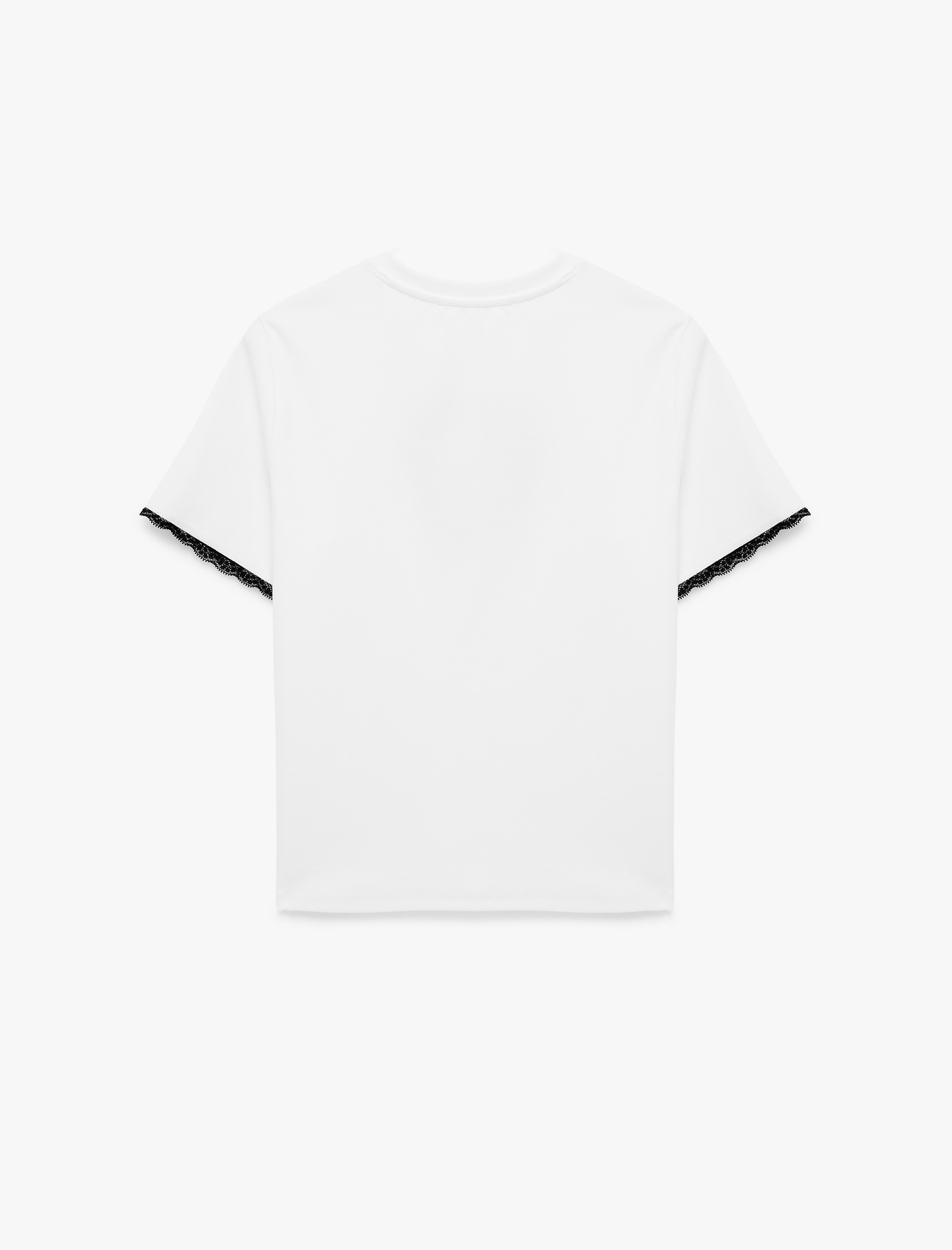   Slim Fit Kısa Kollu Bisiklet Yaka Nakış İşlemeli Kalpli Tişört