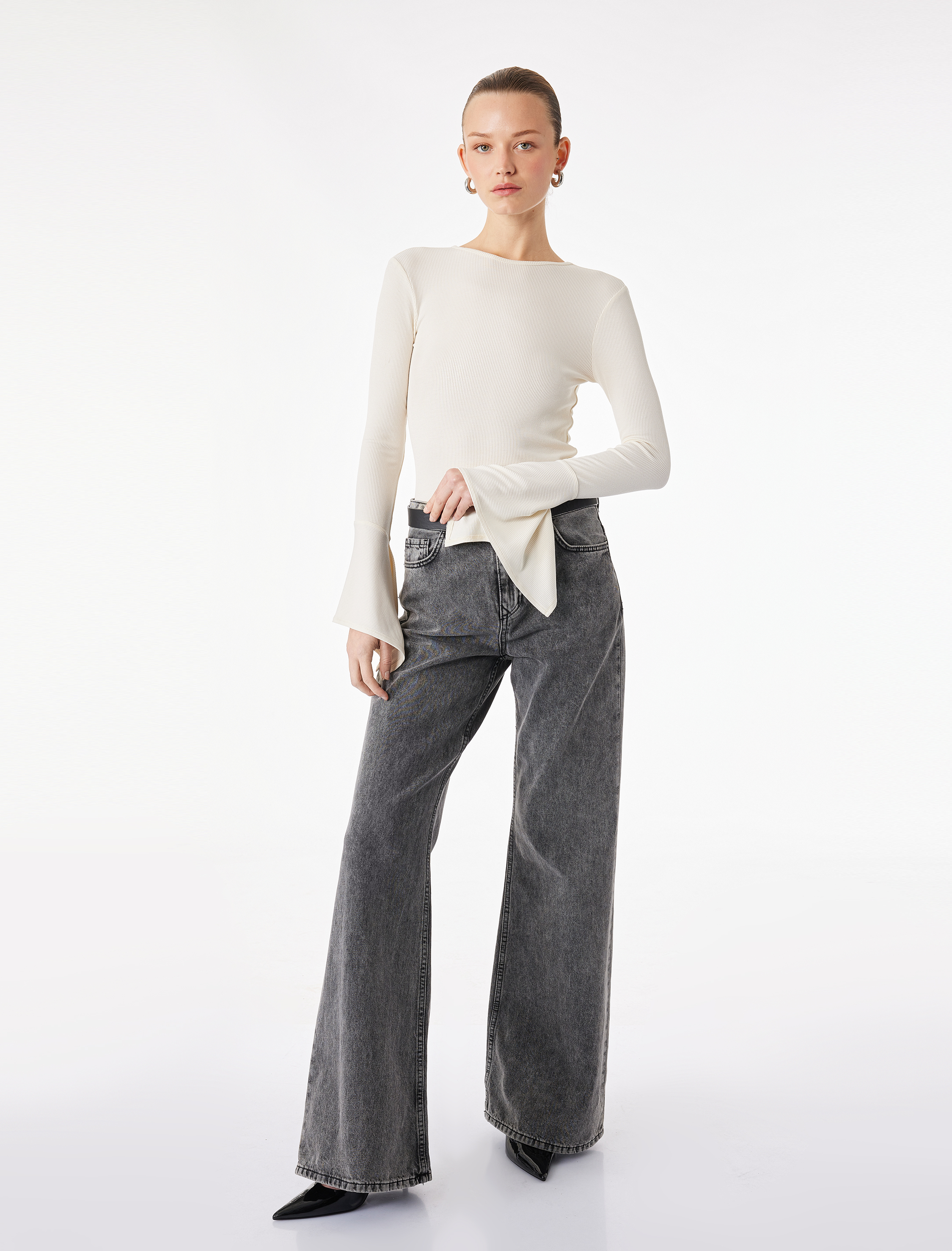   Slim Fit Bisiklet Yaka Uzun İspanyol Kollu Fitilli Bluz