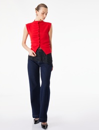 Dik Yaka Düğmeli Drape Detaylı Triko Yelek