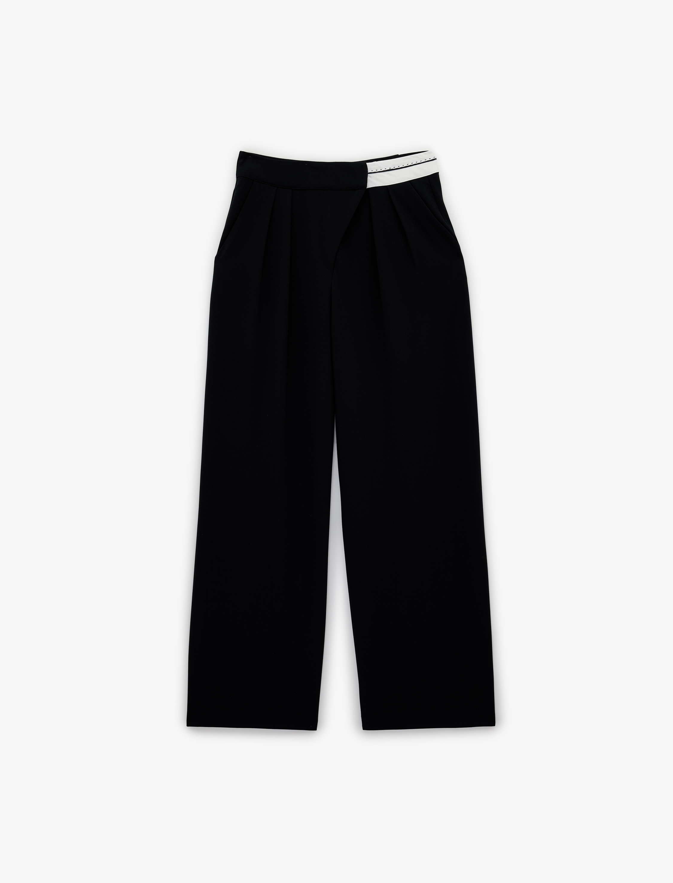   Kontrast Detaylı Cepli Düz Geniş Paça Kumaş Pantolon