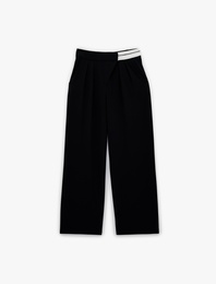 Kontrast Detaylı Cepli Düz Geniş Paça Kumaş Pantolon