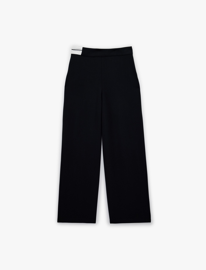  Kontrast Detaylı Cepli Düz Geniş Paça Kumaş Pantolon