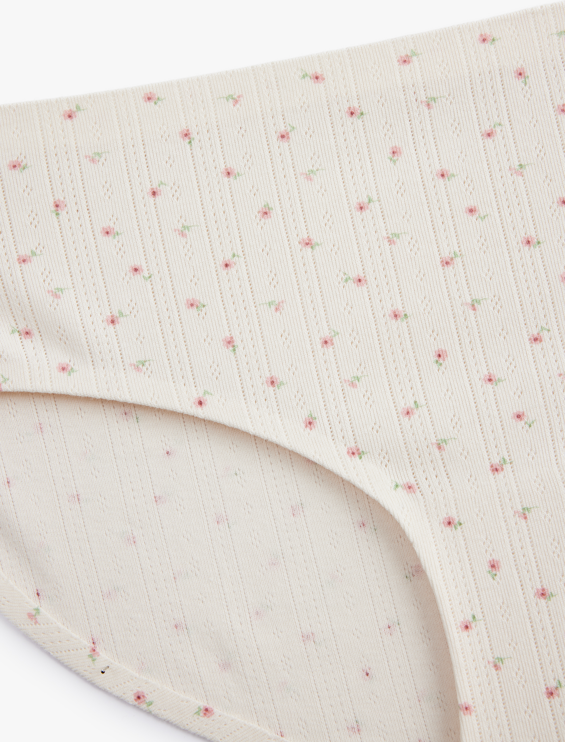   Rahat Kalıp Pamuklu Çiçekli Brief Külot