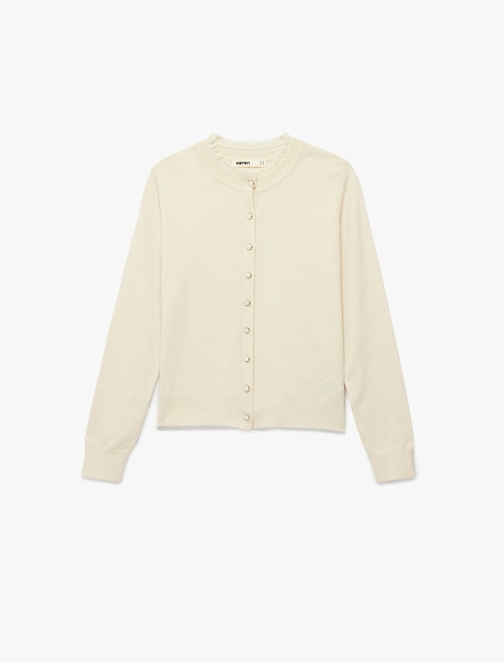  Uzun Kollu Dantel Detaylı Bisiklet Yaka Düğmeli Triko Hırka