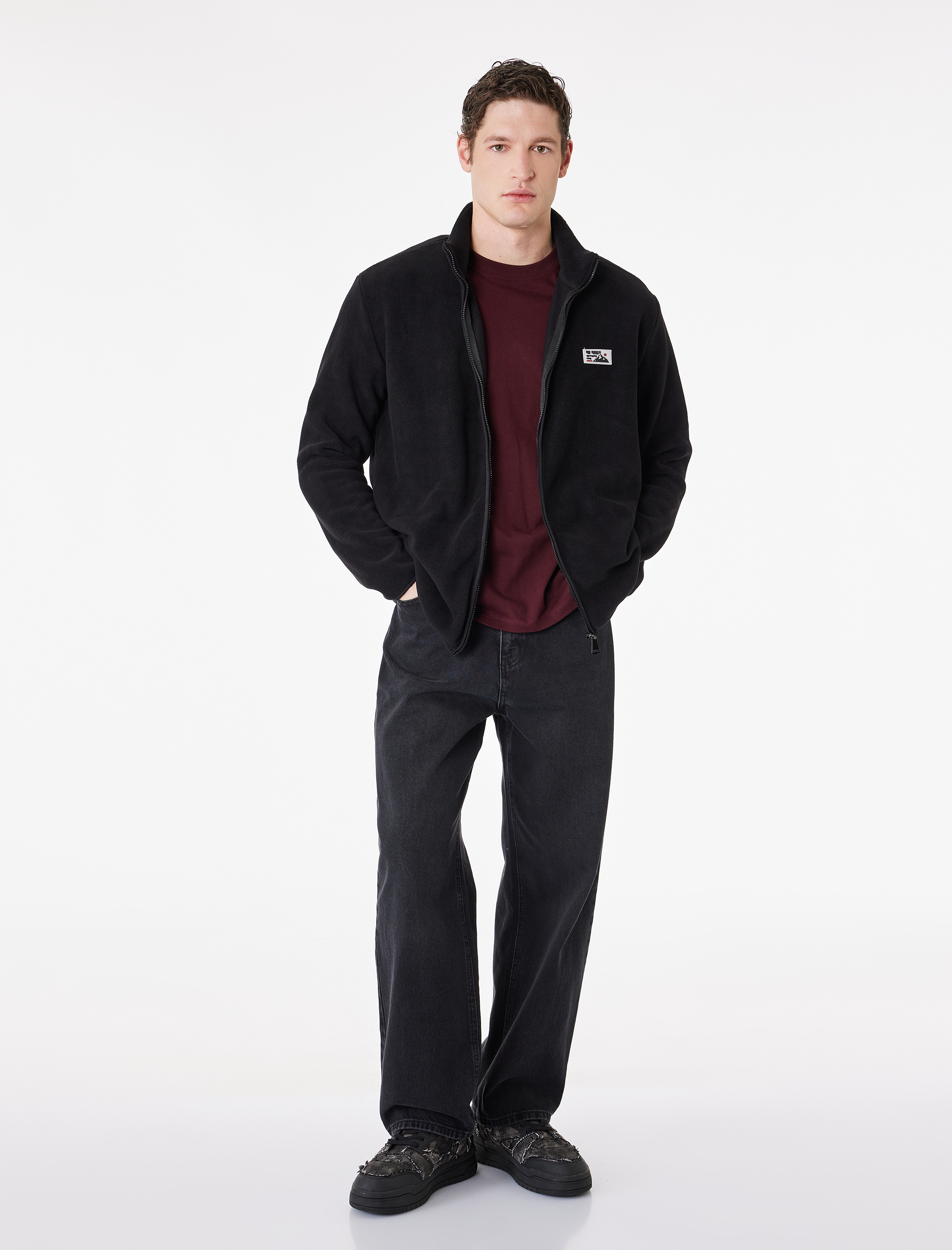   Regular Fit Cepli Etiket Baskılı Dik Yaka Fermuarlı Polar Hırka