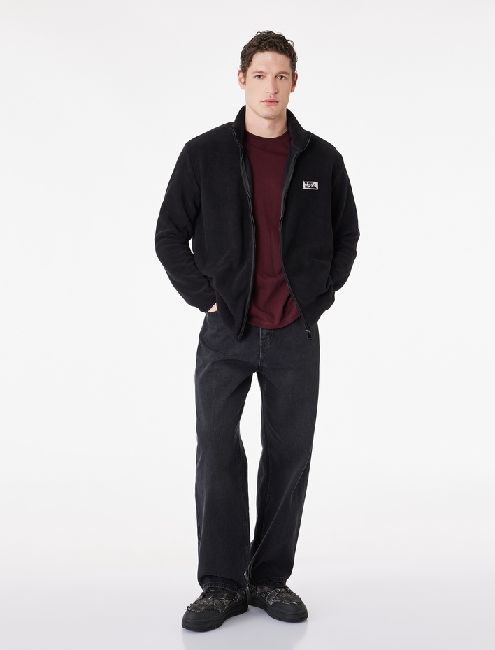  Regular Fit Cepli Etiket Baskılı Dik Yaka Fermuarlı Polar Hırka