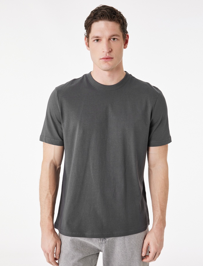  Regular Fit Bisiklet Yaka Pamuklu Basic Kısa Kollu Tişört