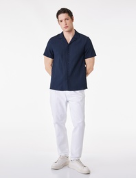 Regular Fit Dokulu Düğmeli Kısa Kollu Apaş Yaka Gömlek