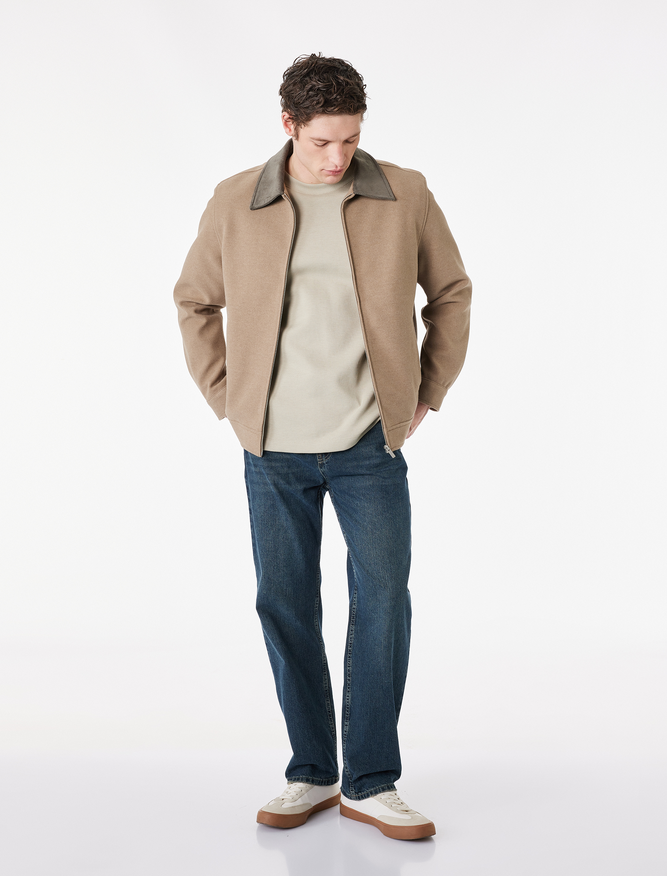   Regular Fit Uzun Kollu Cepli Fitilli Yaka Detaylı Fermuarlı Kaşe Ceket