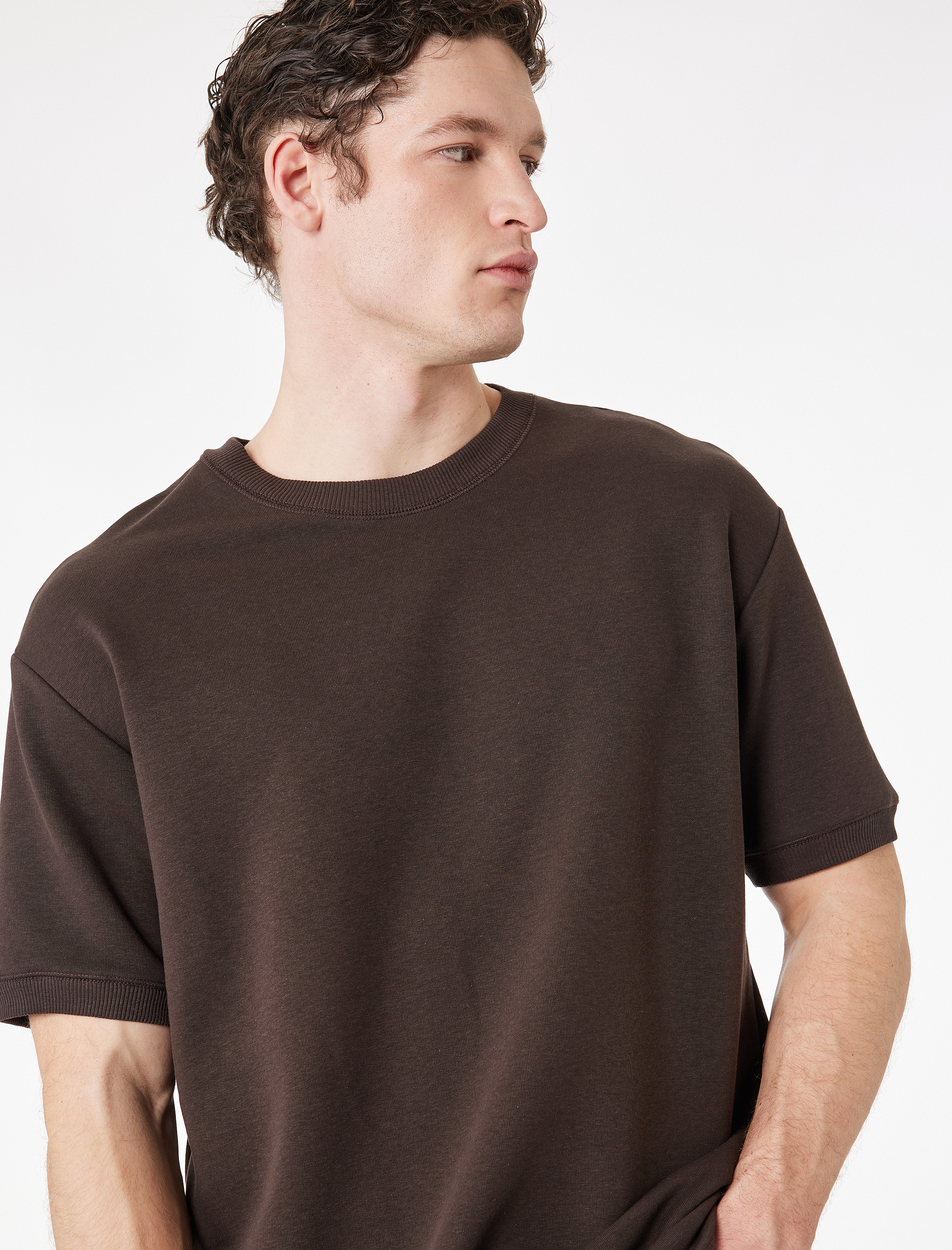   Kısa Kollu Bisiklet Yaka Basic Oversize Tişört