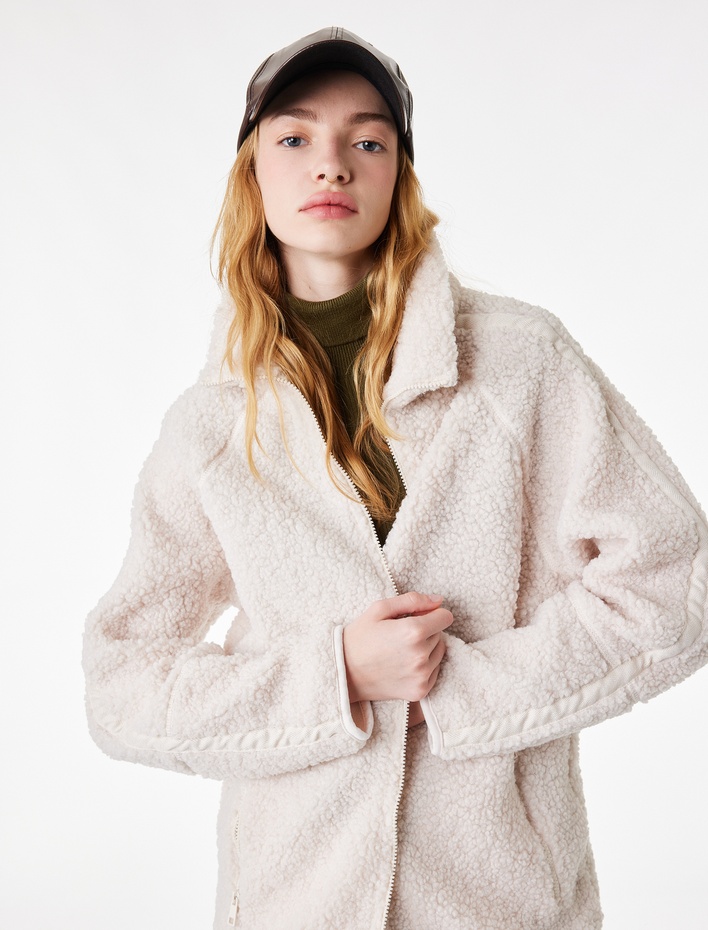  Uzun Kollu Dik Yaka Cep Detaylı Fermuarlı Oversize Peluş Ceket