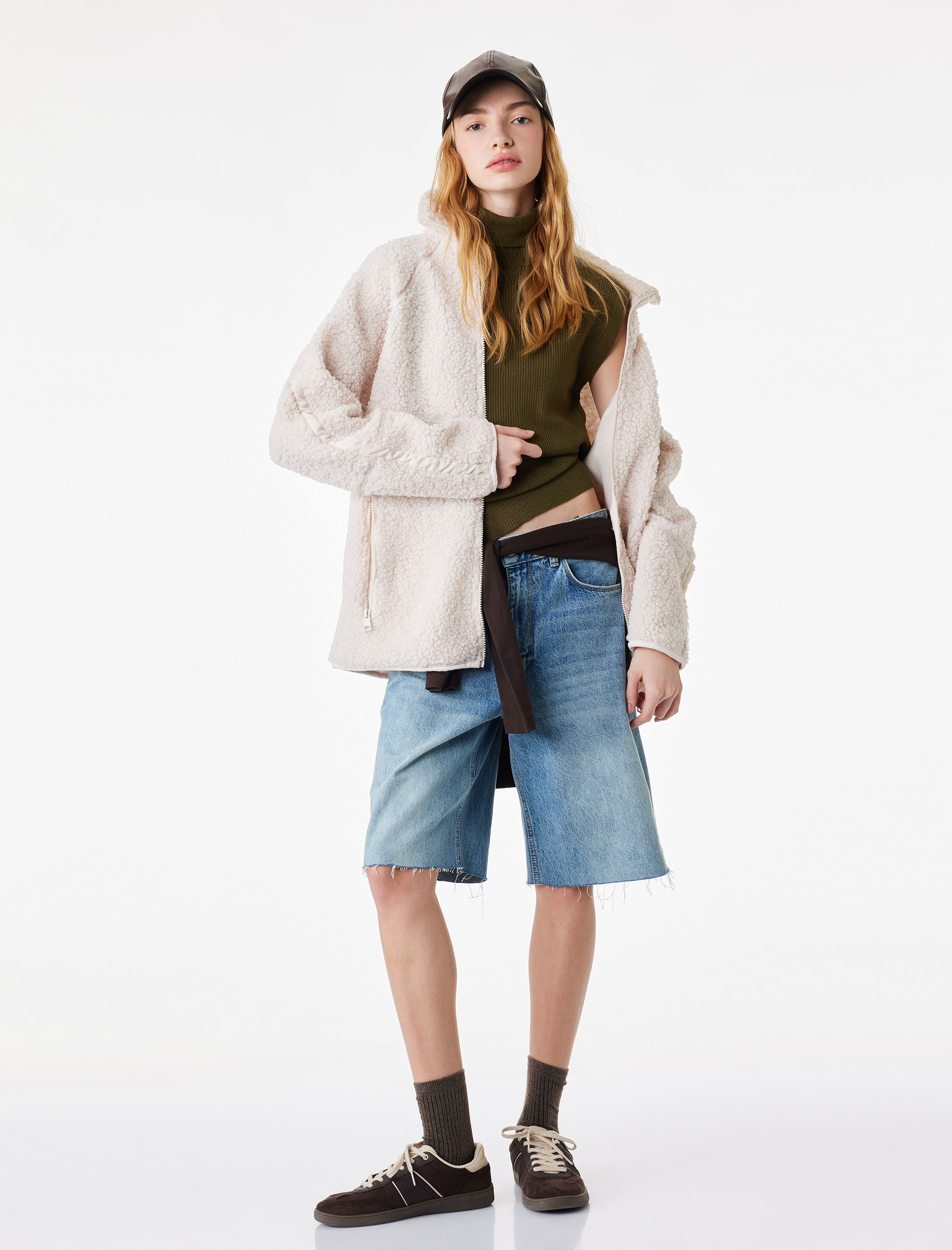   Uzun Kollu Dik Yaka Cep Detaylı Fermuarlı Oversize Peluş Ceket