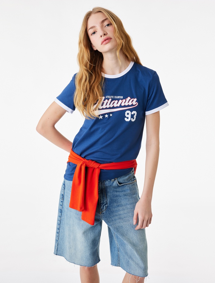  Pamuklu Kısa Kollu Bisiklet Yaka Baskılı Tişört