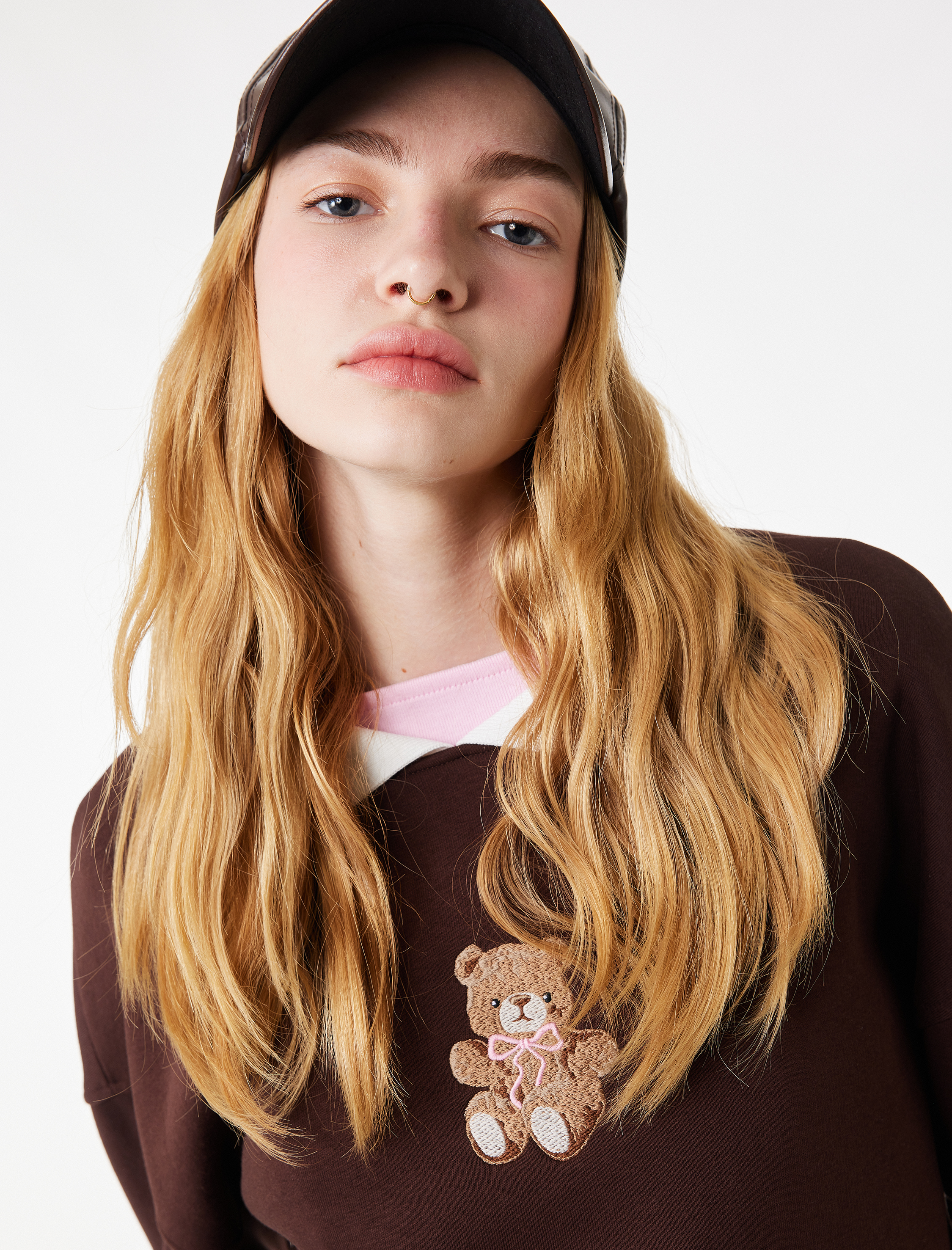   Rahat Kalıp Uzun Kollu Polo Yaka Ayıcık Nakış Detaylı Sweatshirt