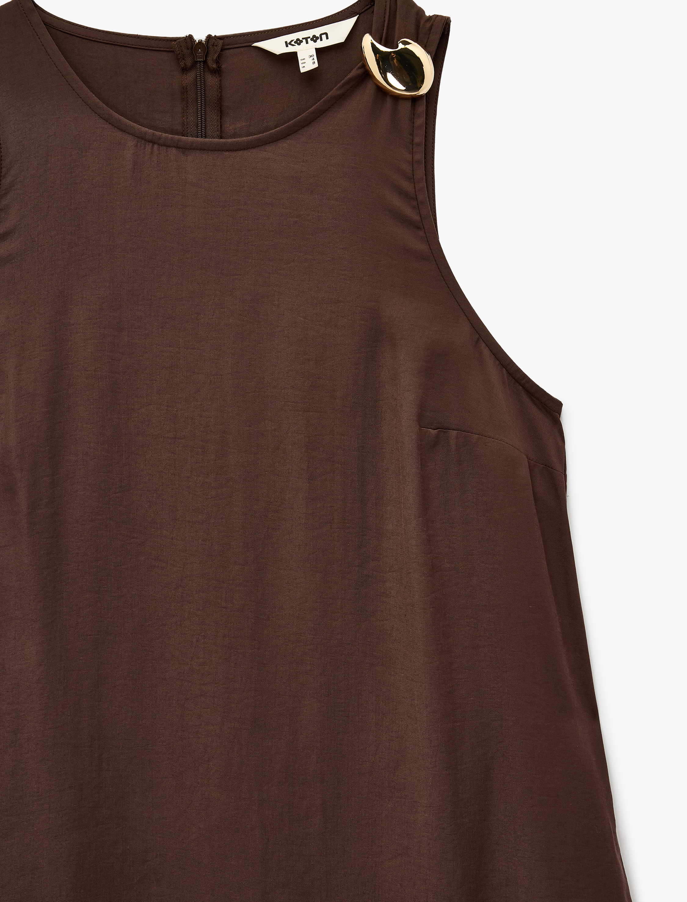   Modal Kumaş Bol Kalıp Metal Aksesuarlı Kolsuz Bisiklet Yaka Elbise