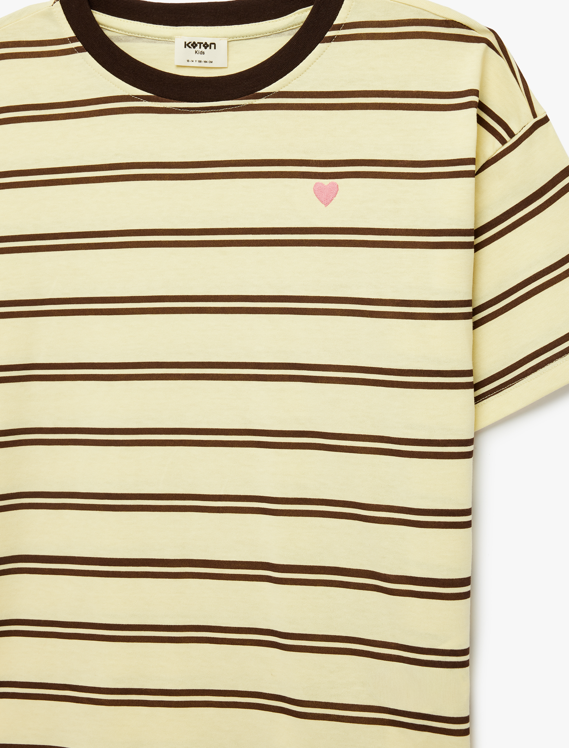  Kız Çocuk Pamuklu Kalp Detaylı Kısa Kollu Bisiklet Yaka Çizgili Tişört