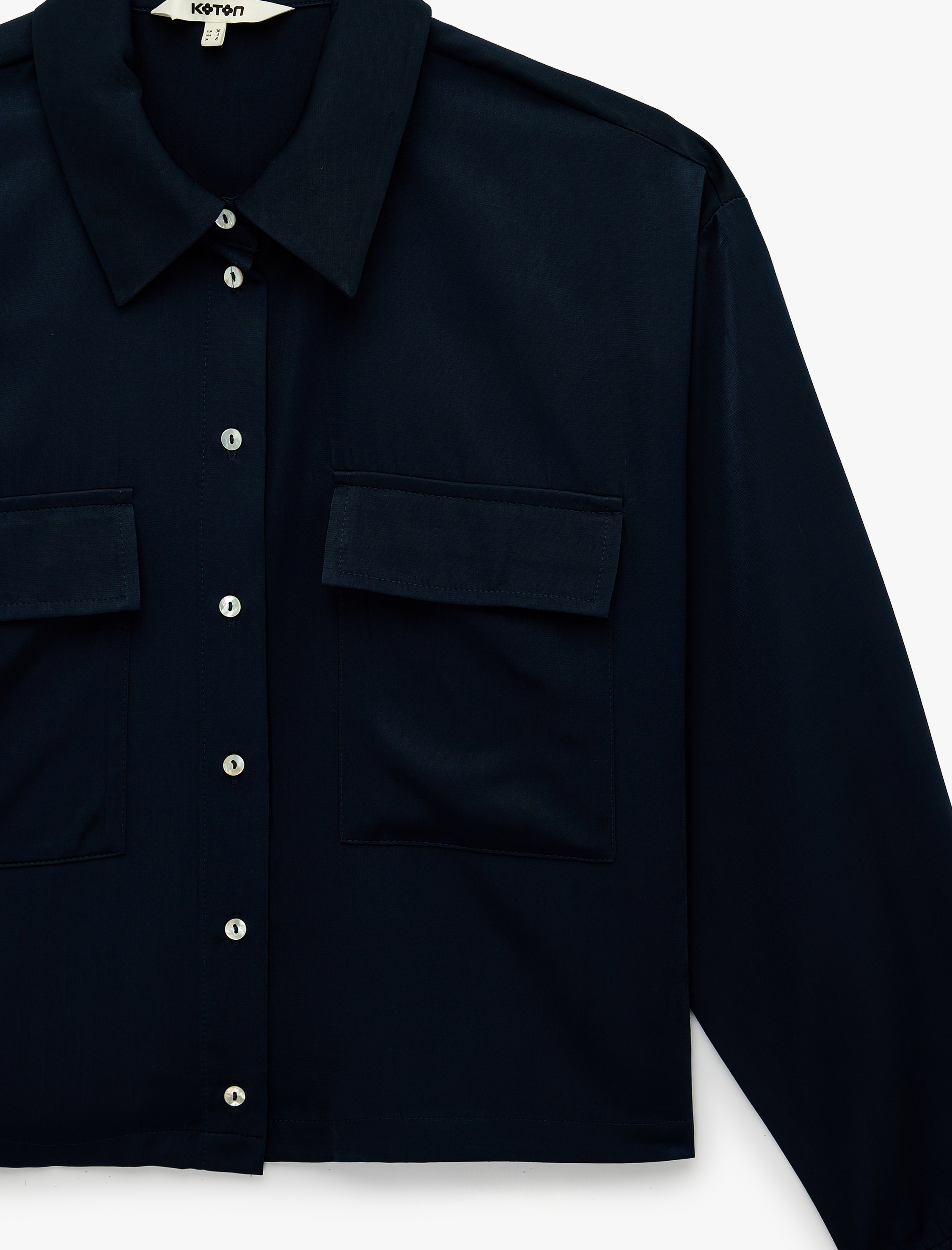   Regular Fit Uzun Kollu Kapaklı Cep Detaylı Saten Crop Gömlek