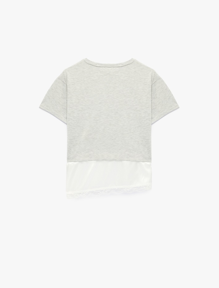 Kız Çocuk Dantel Detaylı Asimetrik Kesim Bisiklet Yaka Kısa Kollu Tişört