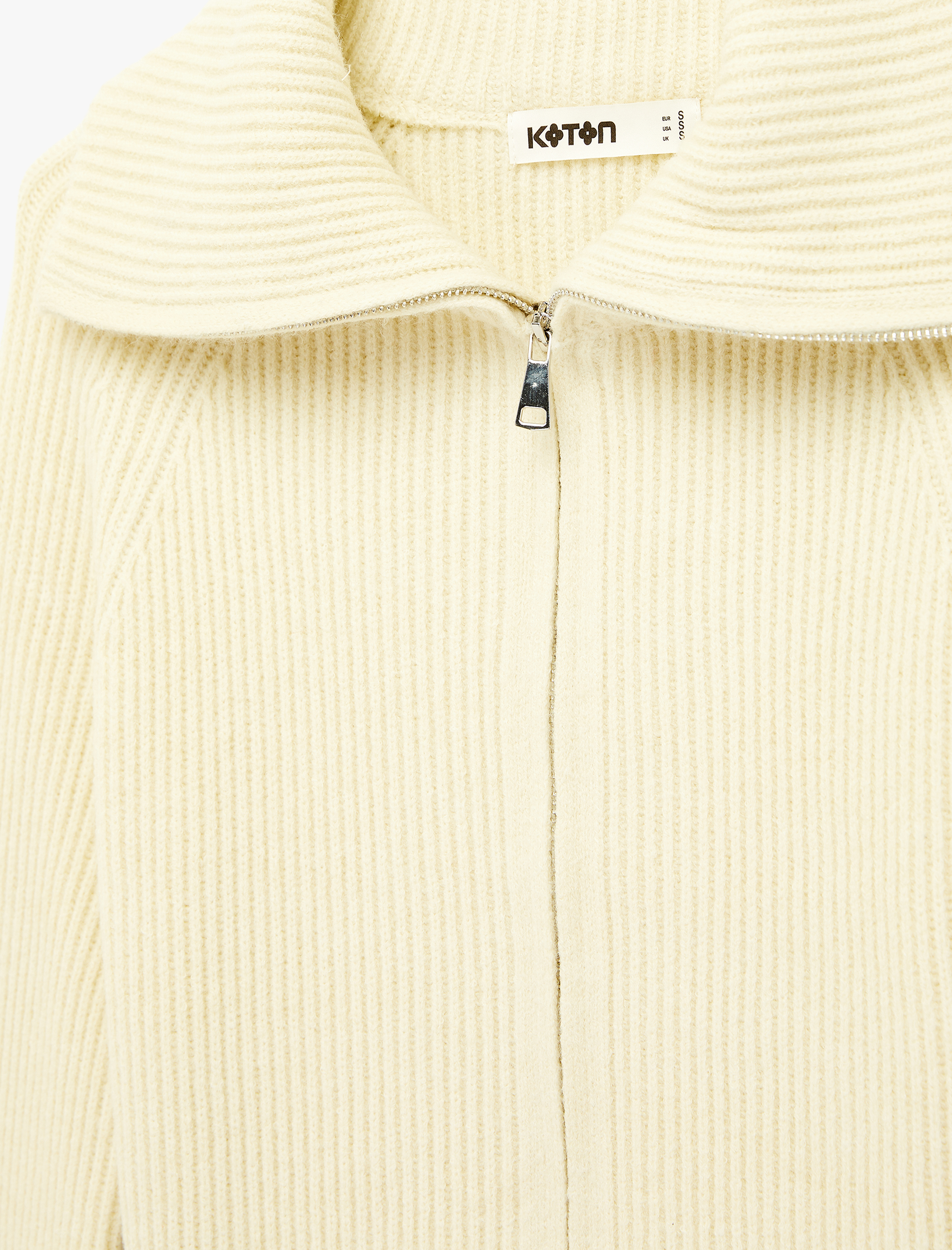   Uzun Kollu Dik Devrik Yaka Fermuarlı Triko Hırka