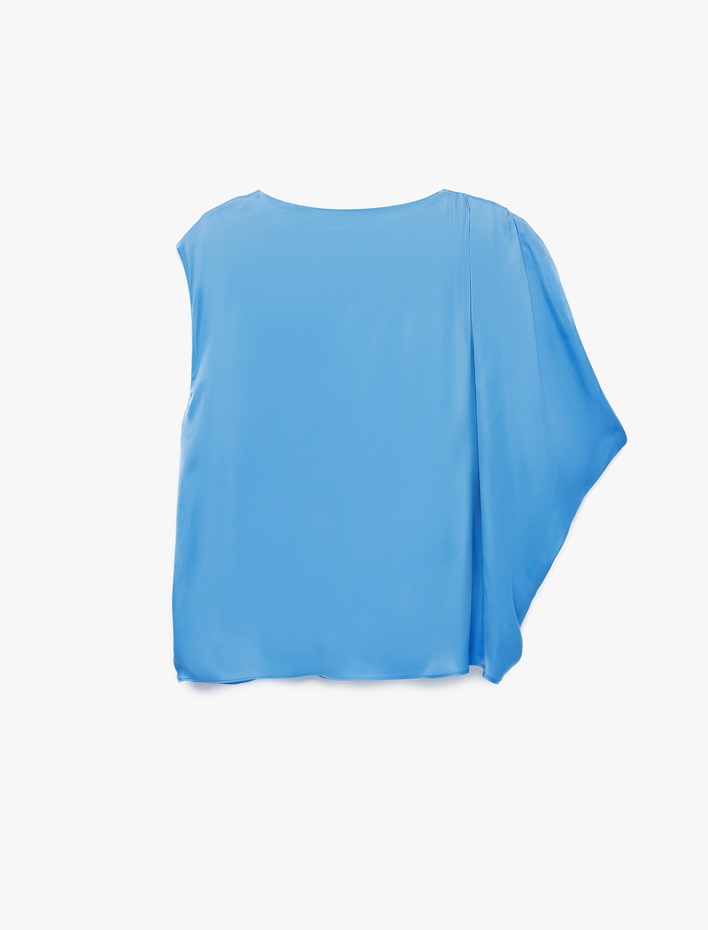  Rahat Kalıp Metal Aksesuarlı Dökümlü Kayık Yaka Kolsuz Viskon Bluz