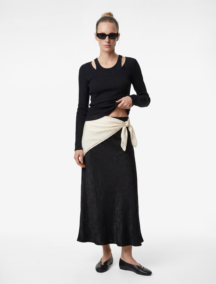  Balık Kesim Slim Fit Midi Boy Dokulu Saten Etek