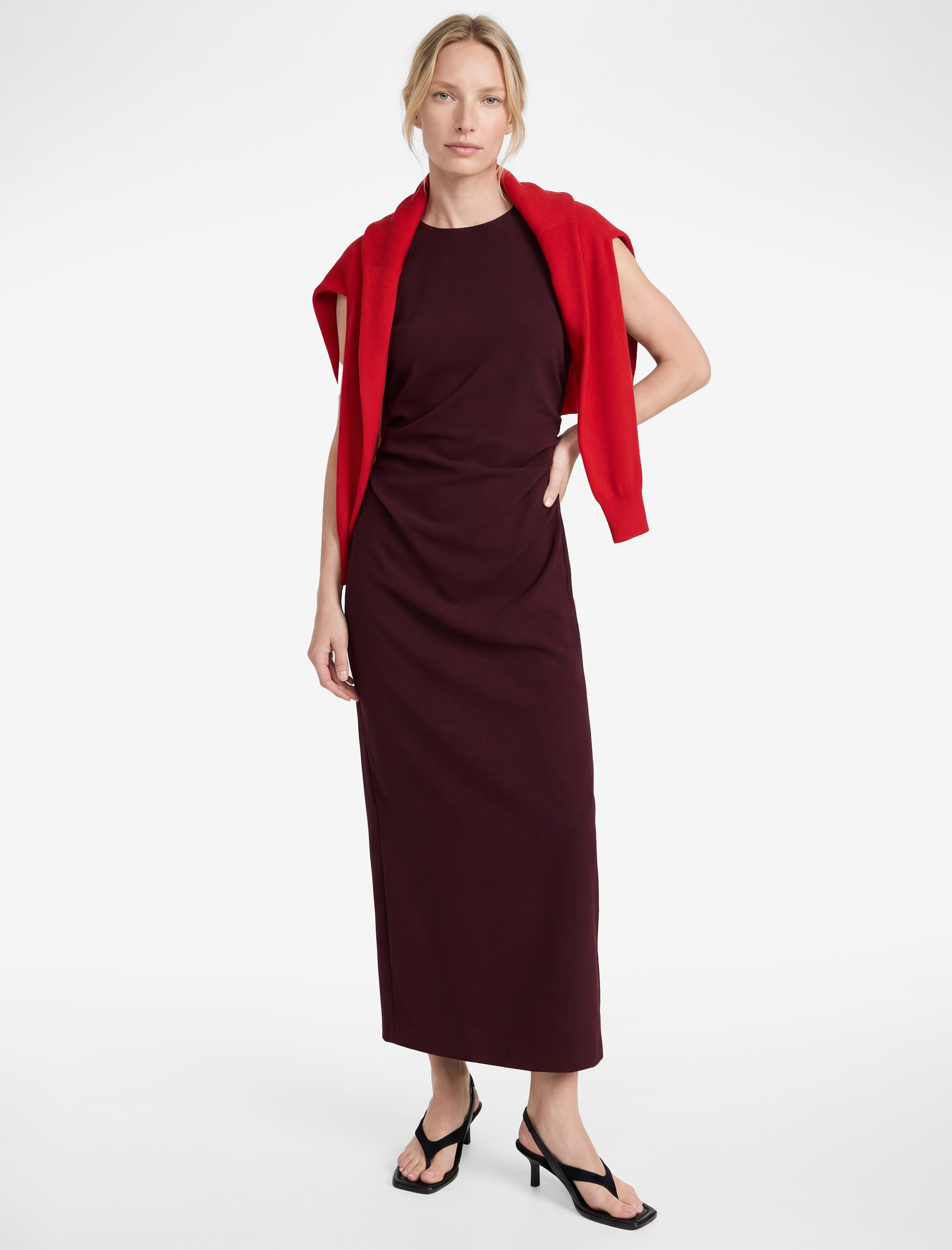   Kolsuz Bisiklet Yaka Krep Kumaş Slim Fit Drape Detaylı Midi Elbise