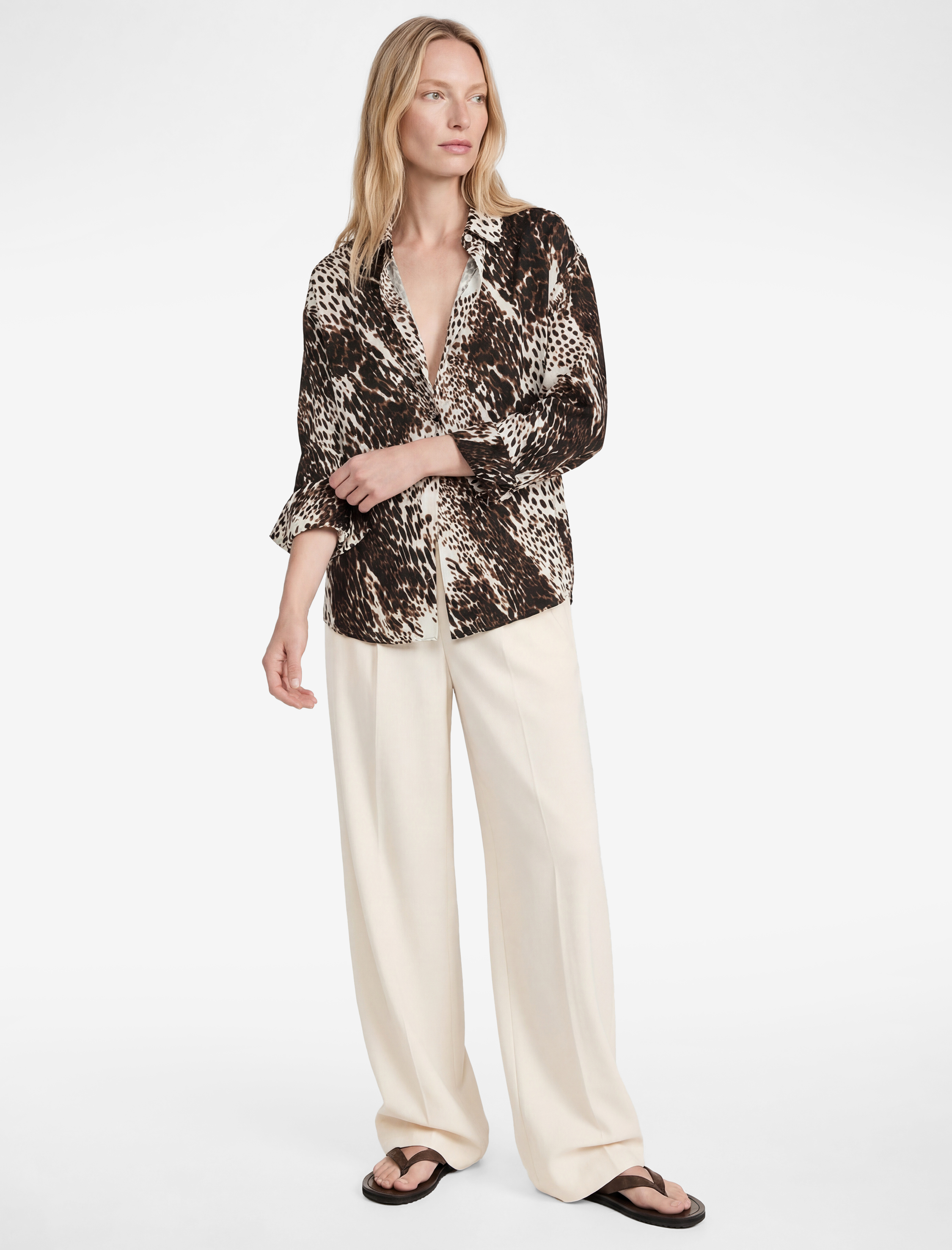   Regular Fit Uzun Kollu Leopar Desenli Saten Gömlek