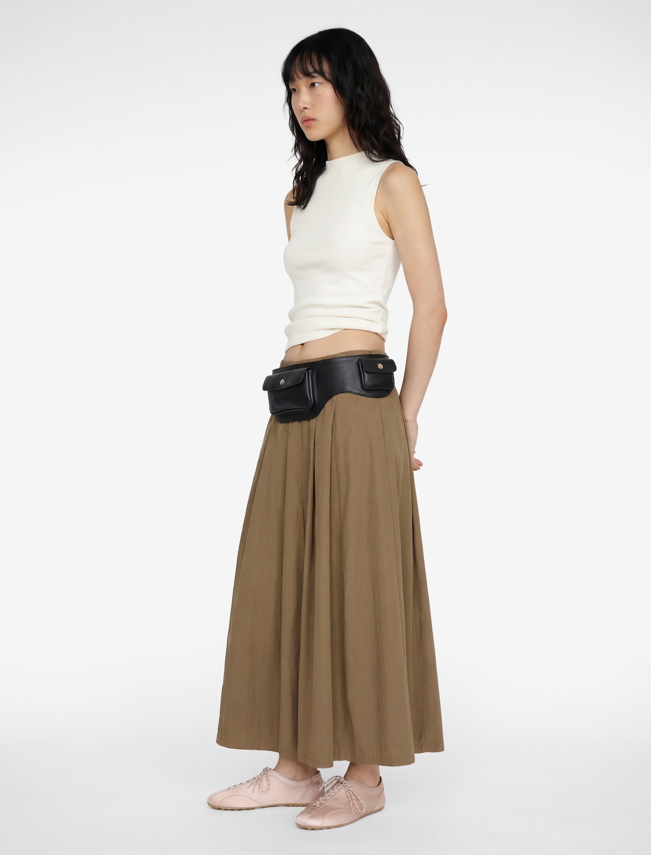   Modal Karışımlı Slim Fit Kolsuz Dik Yaka Bluz