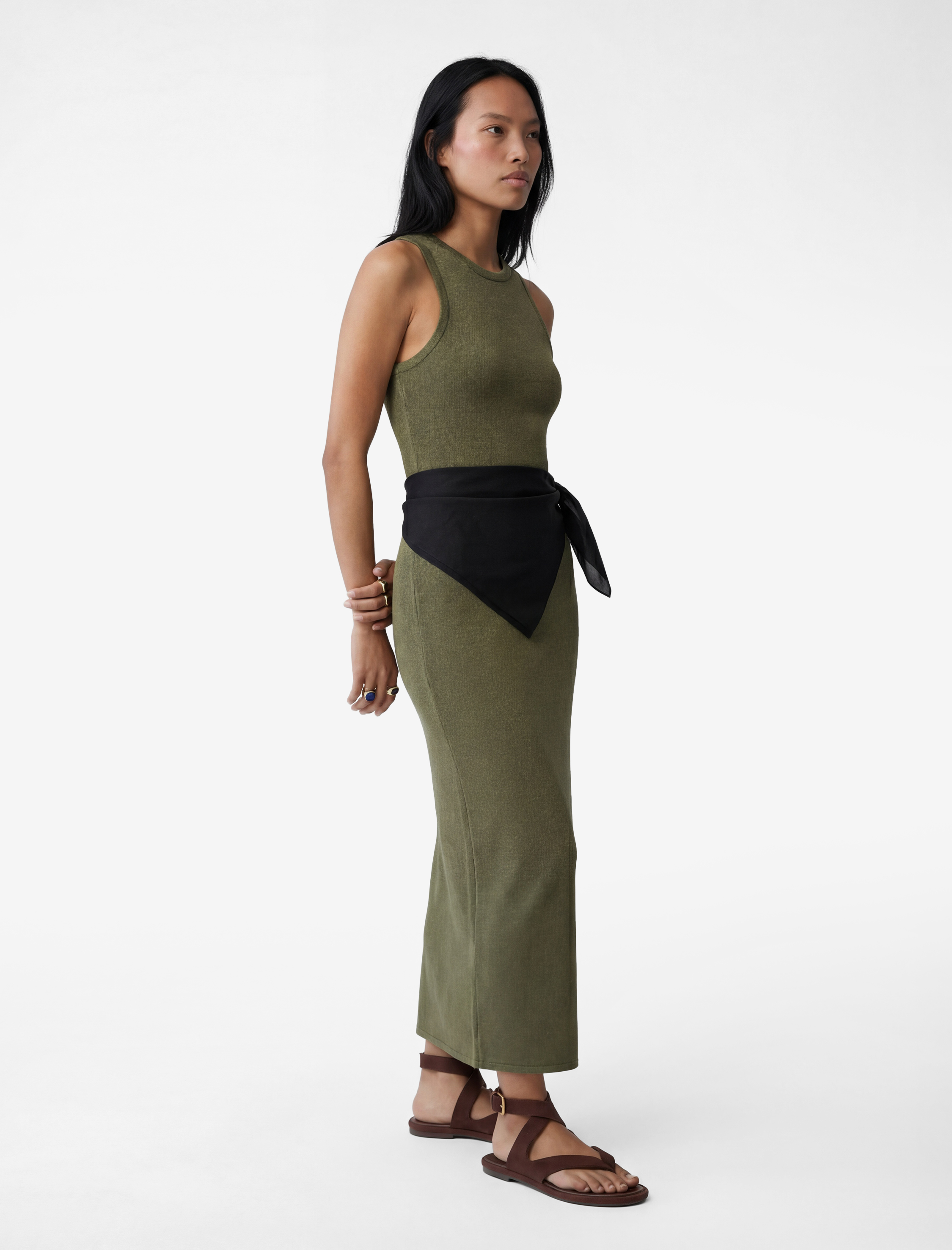   Slim Fit Kolsuz Bisiklet Yaka Parıltılı Kalem Elbise