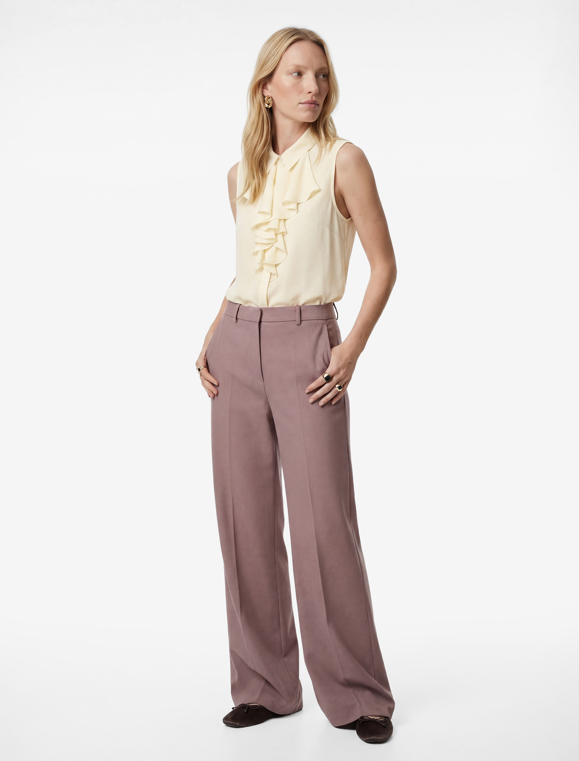   Kolsuz Fular Yaka Volanlı Bluz