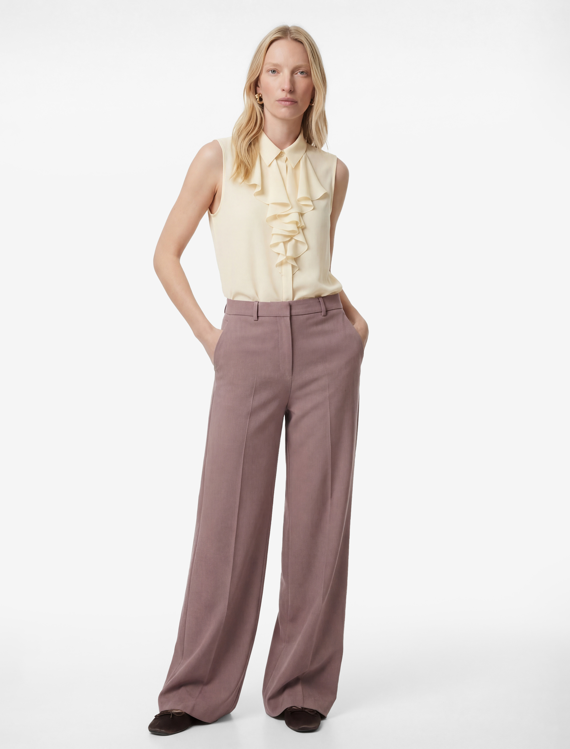   Kolsuz Fular Yaka Volanlı Bluz