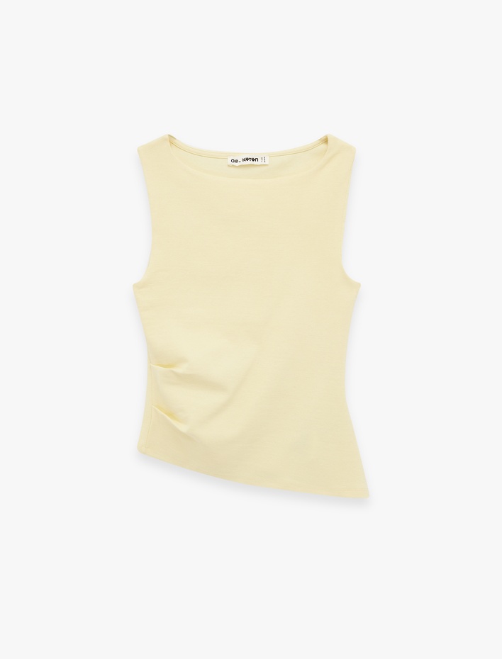  Slim Fit Asimetrik Kesim Kolsuz Kayık Yaka Bluz