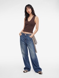 Kolsuz Pamuklu Slim Fit V Yaka Bluz