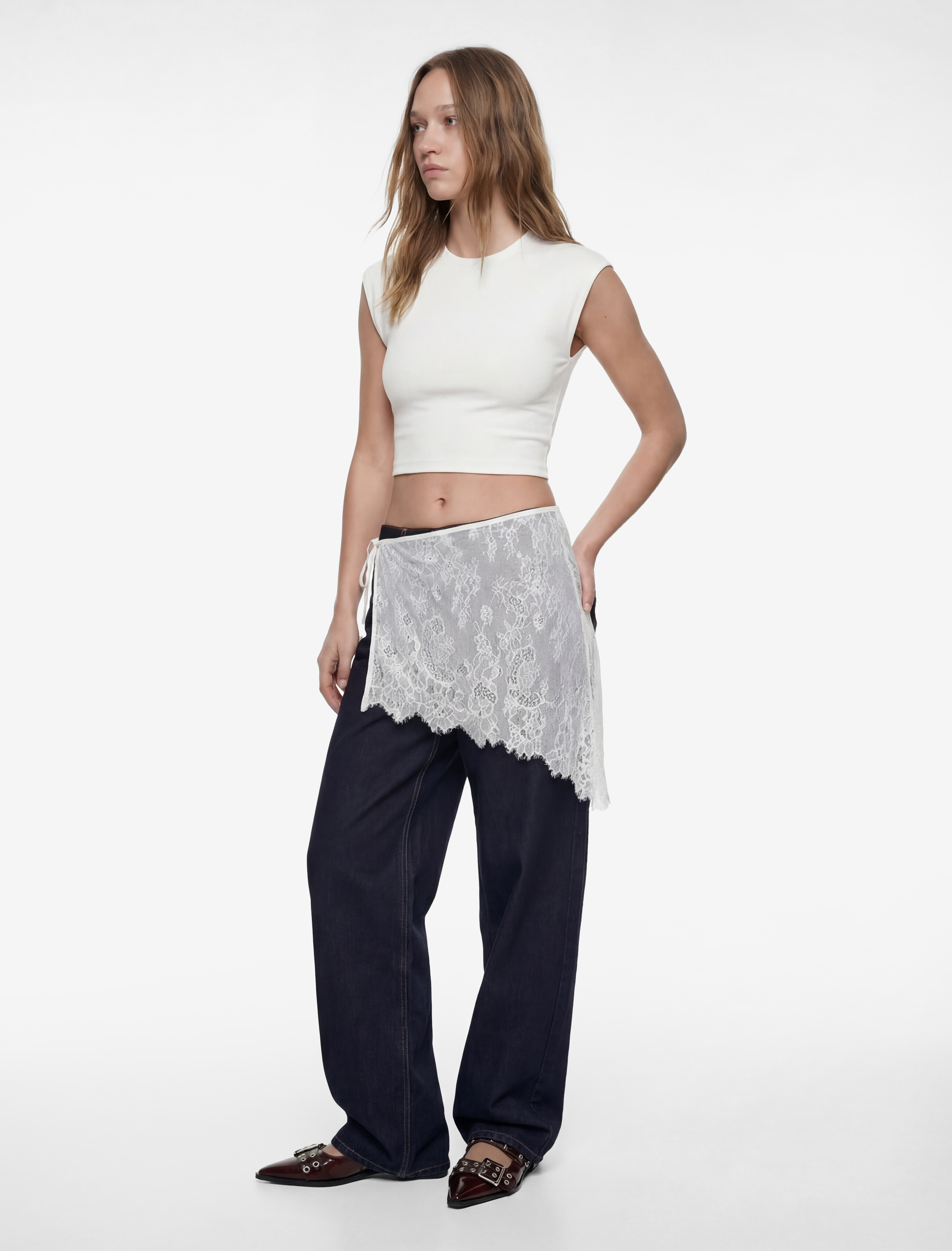   Modal Karışımlı Slim Fit Bisiklet Yaka Kolsuz Crop Tişört