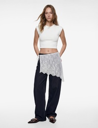 Modal Karışımlı Slim Fit Bisiklet Yaka Kolsuz Crop Tişört