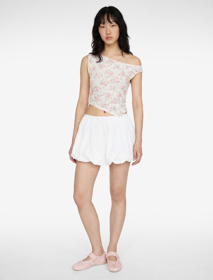  Asimetrik Çiçekli Kolsuz Slim Fit Dantel Bluz