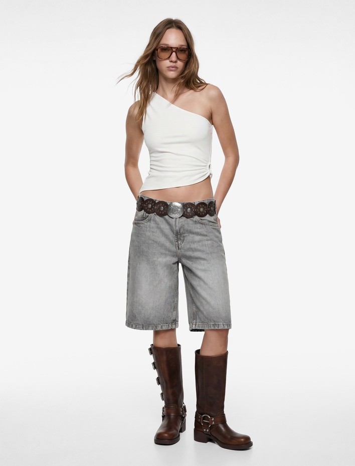  Viskon Asimetrik Metal Aksesuar Detaylı Kolsuz Bluz