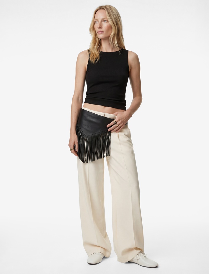  Pamuklu Slim Fit Kolsuz Kayık Yaka Bluz