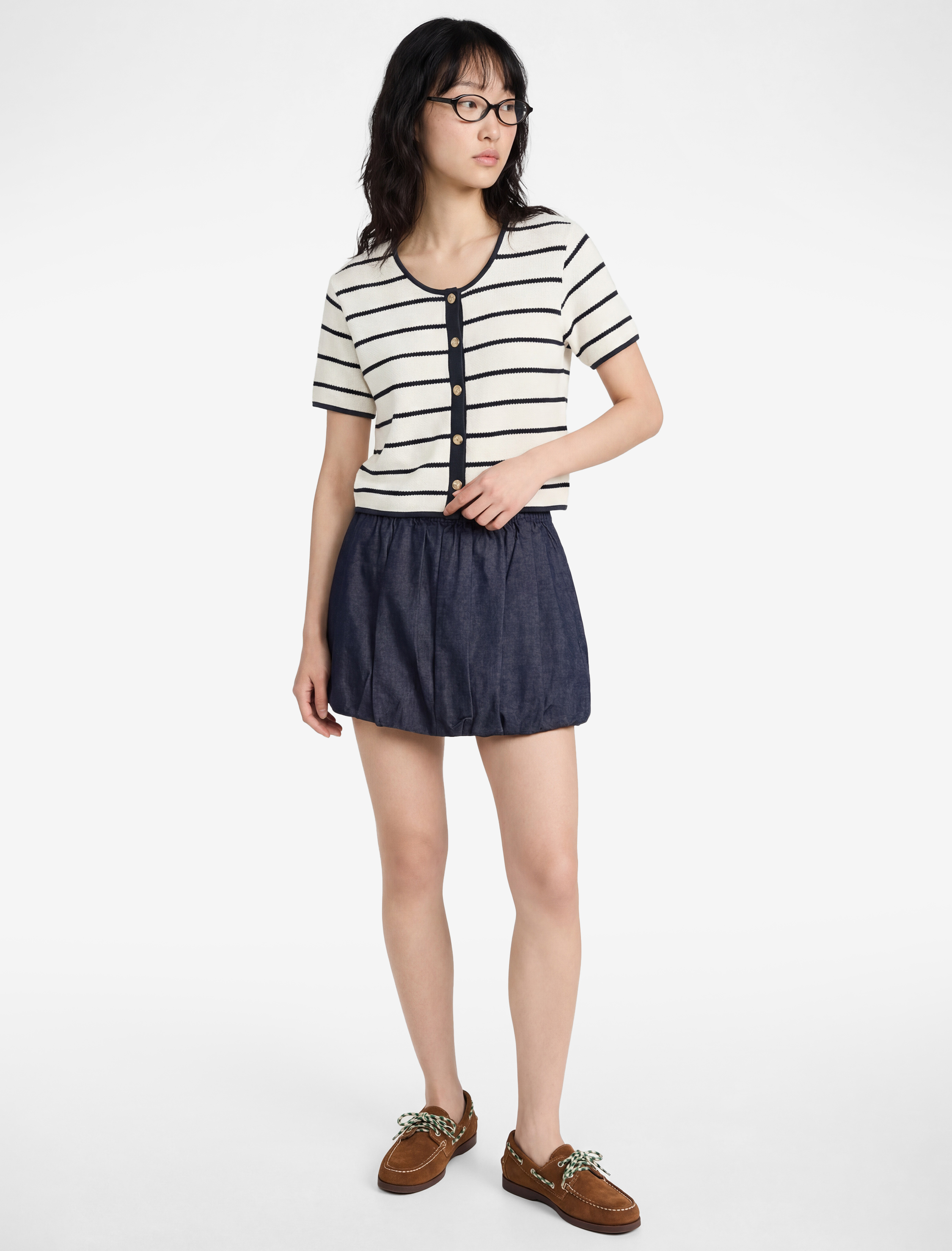   Düğme Detaylı Regular Fit Kısa Kollu Bisiklet Yaka Bluz