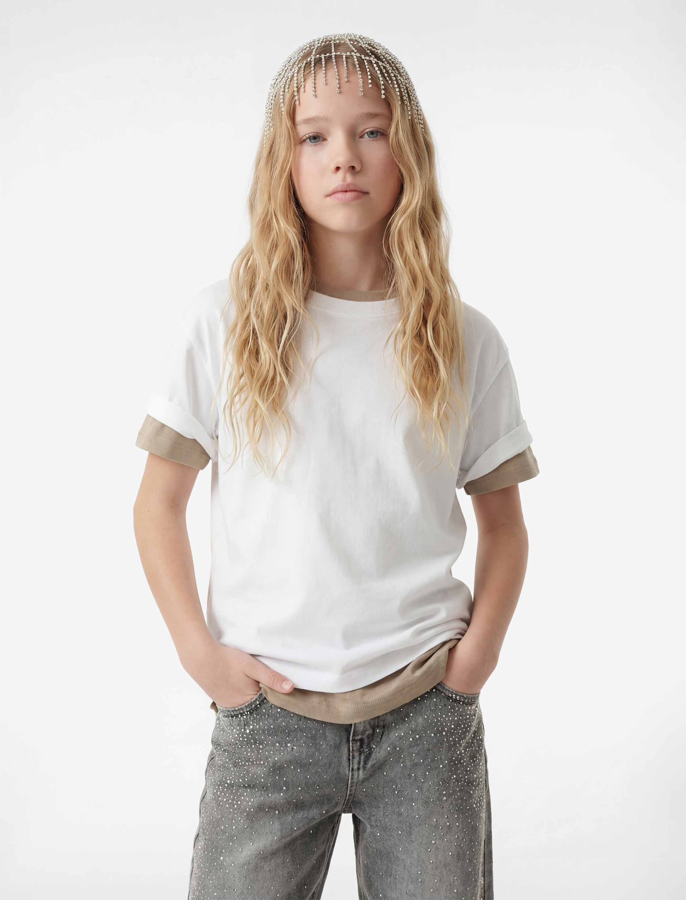  Kız Çocuk Pamuklu Bol Kalıp Yıpratmalı Pul Detaylı Geniş Paça Denim Pantolon