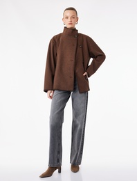 Uzun Kollu Düğmeli Çoban Dikiş Detaylı Huni Yaka Oversize Kaşe Ceket