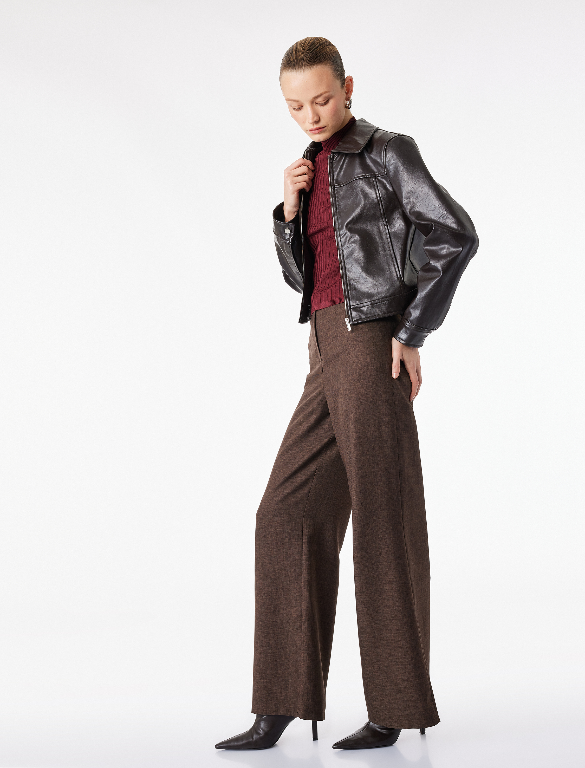   Dikiş Detaylı Yüksek Bel Geniş Paça Kumaş Pantolon