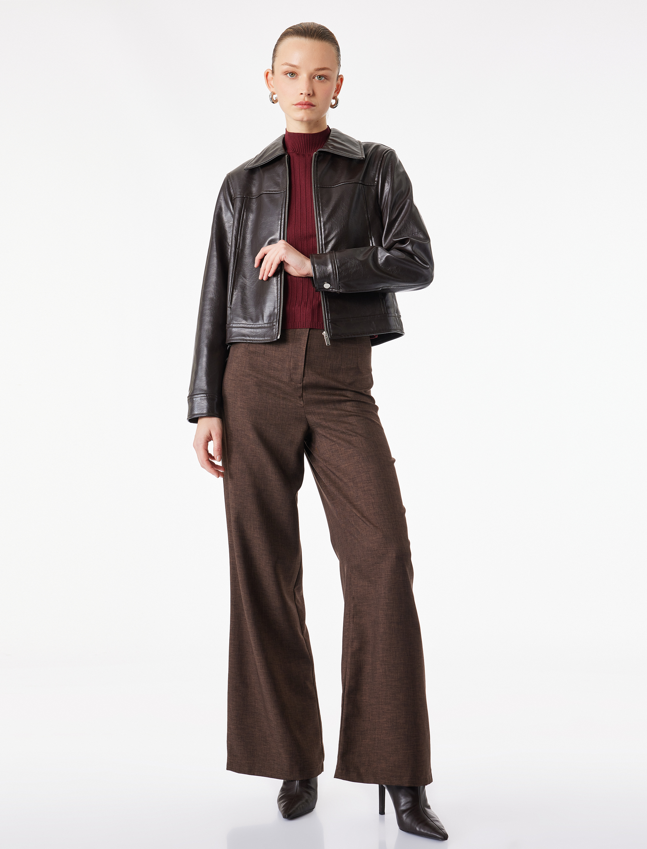   Dikiş Detaylı Yüksek Bel Geniş Paça Kumaş Pantolon