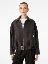 Uzun Kollu Kemer Detaylı Cepli Fermuarlı Oversize Kaşe Bomber Ceket