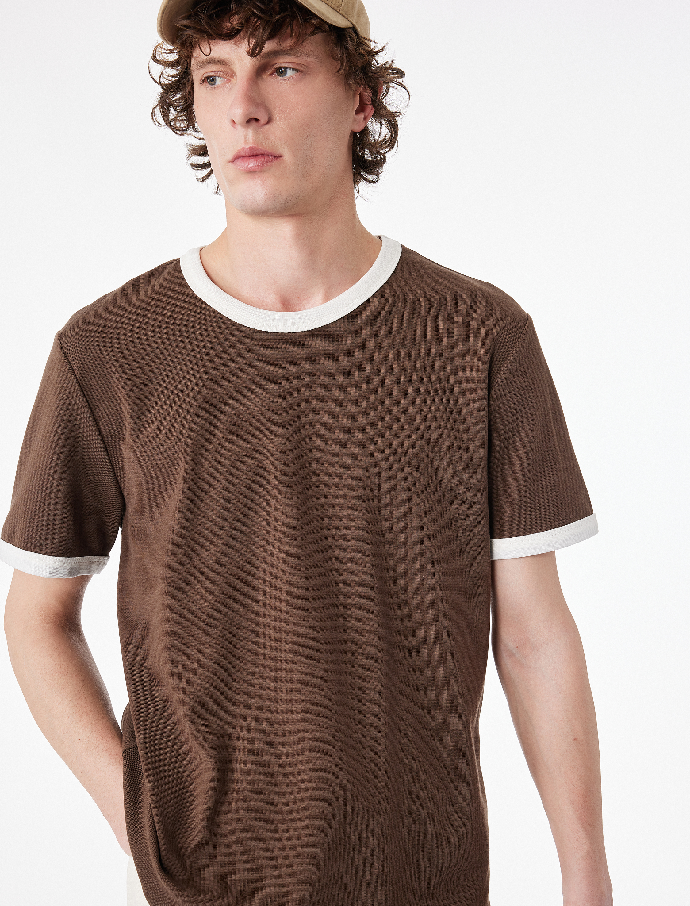   Kısa Kollu Biyeli Pamuklu Bisiklet Yaka Slim Fit Tişört