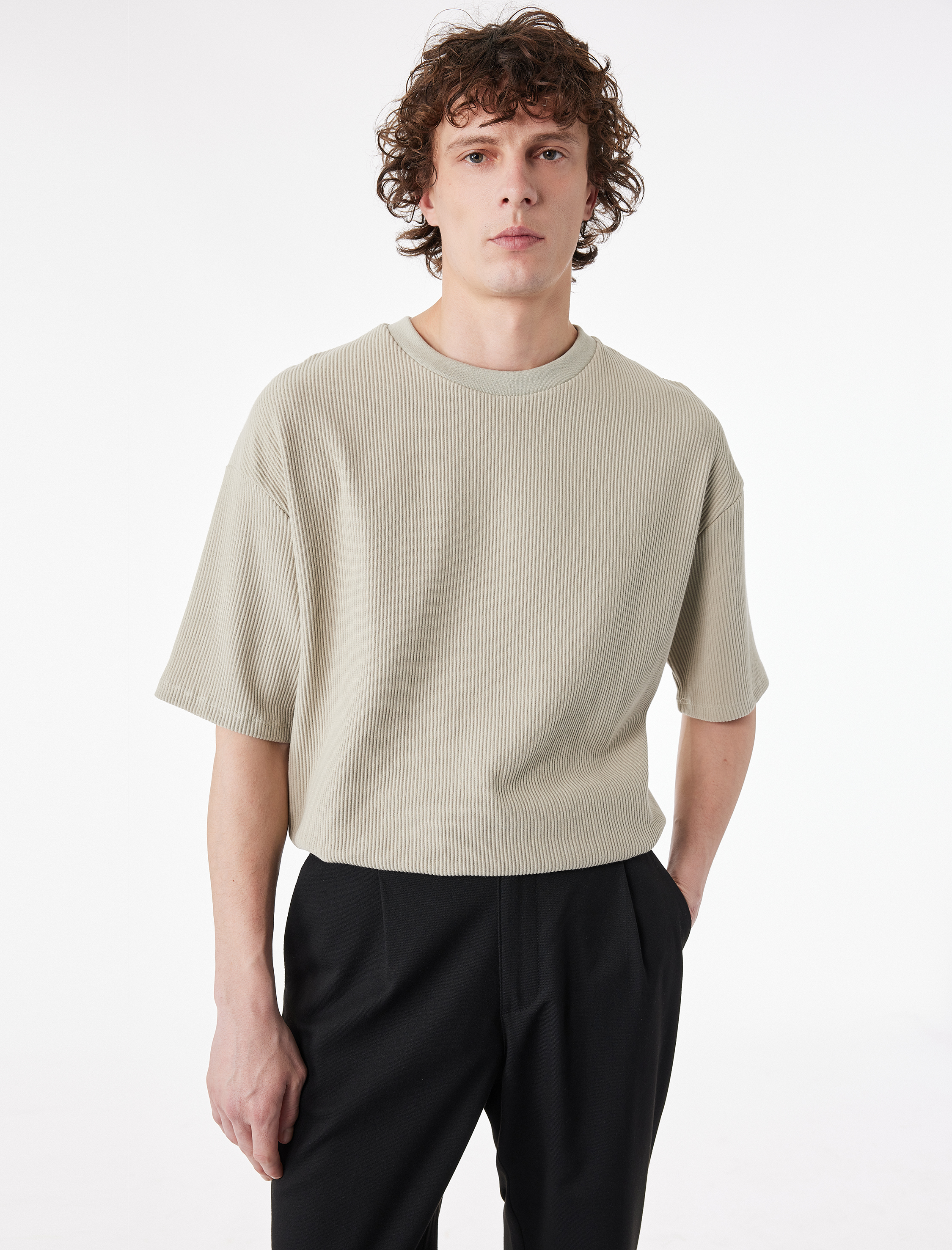   Kısa Kollu Bisiklet Yaka Pamuklu Tok Kumaş Basic Oversize Tişört